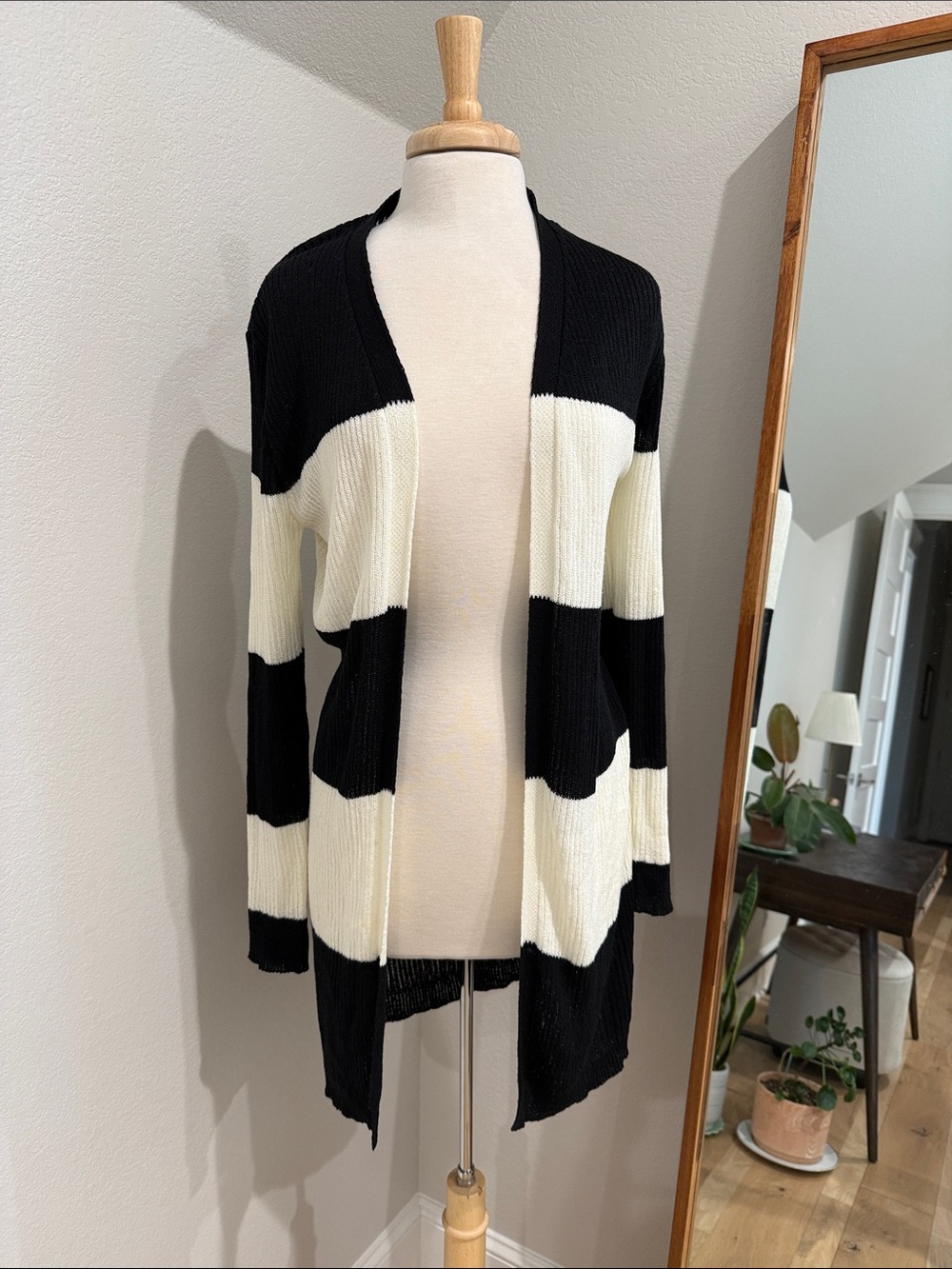 Doe & Rae Black and Cream Wide-Stripe Open Cardigan